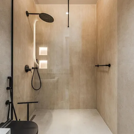 Hotel Tria Signature By Ps 5*